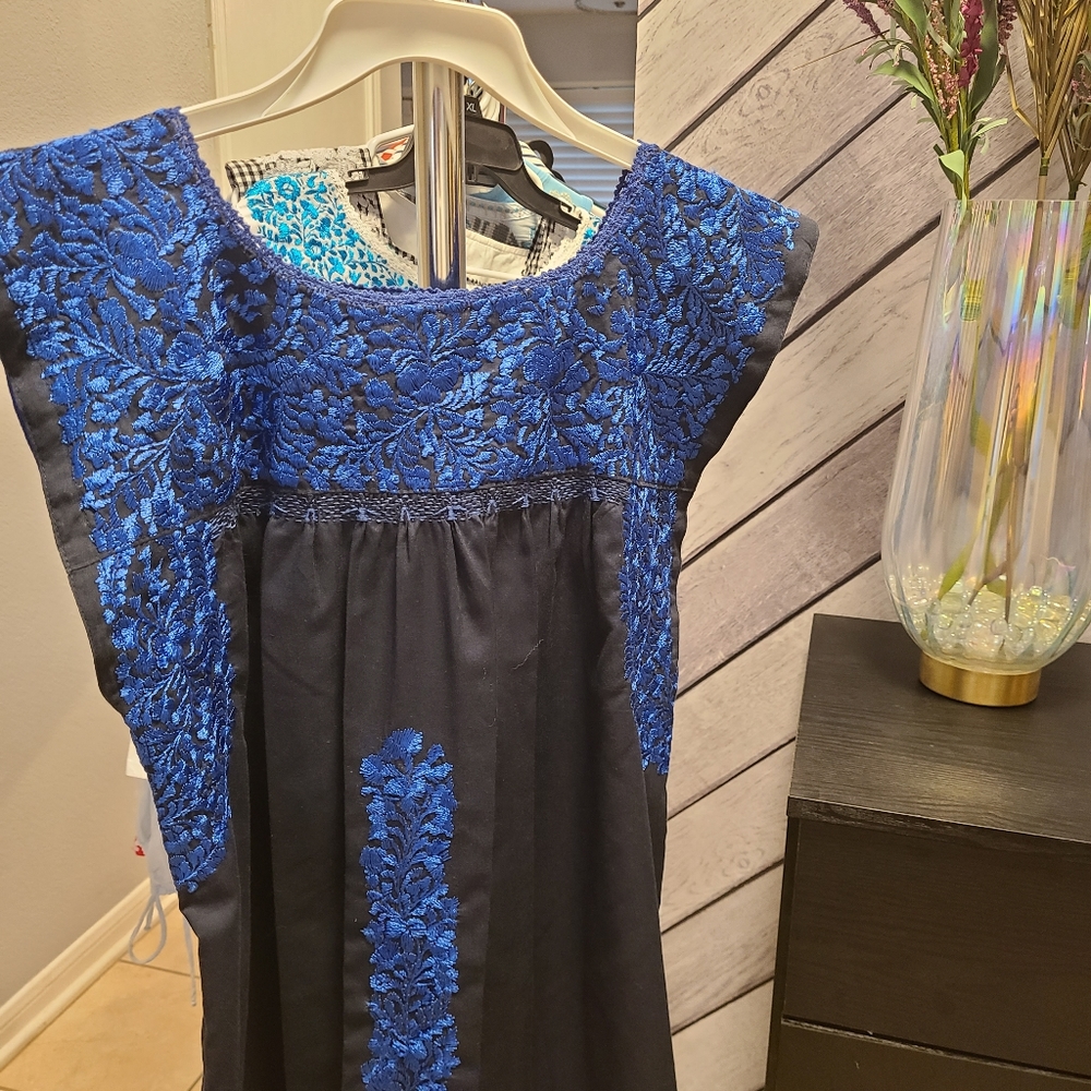 Mi Golondrina embroidered blouse